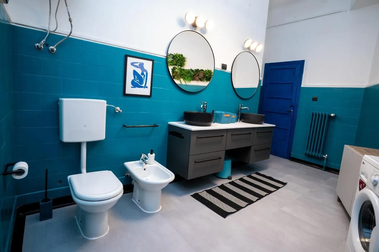 Pop House - Spacious Flat Next To Cathedral & Lake Como Italy